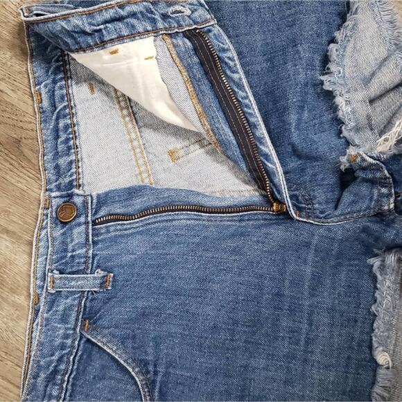 VTG Thumbs Up Cut Off Shorts High Waist 28 / 29 Frayed Hem Cheeky Small 6 8 - Picture 7 of 8